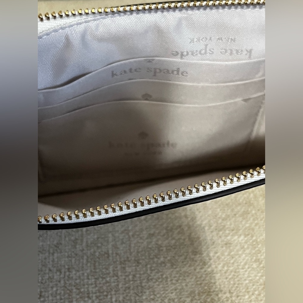 Kate Spade New York White Zip-Around Wallet NWT - Picture 6 of 7